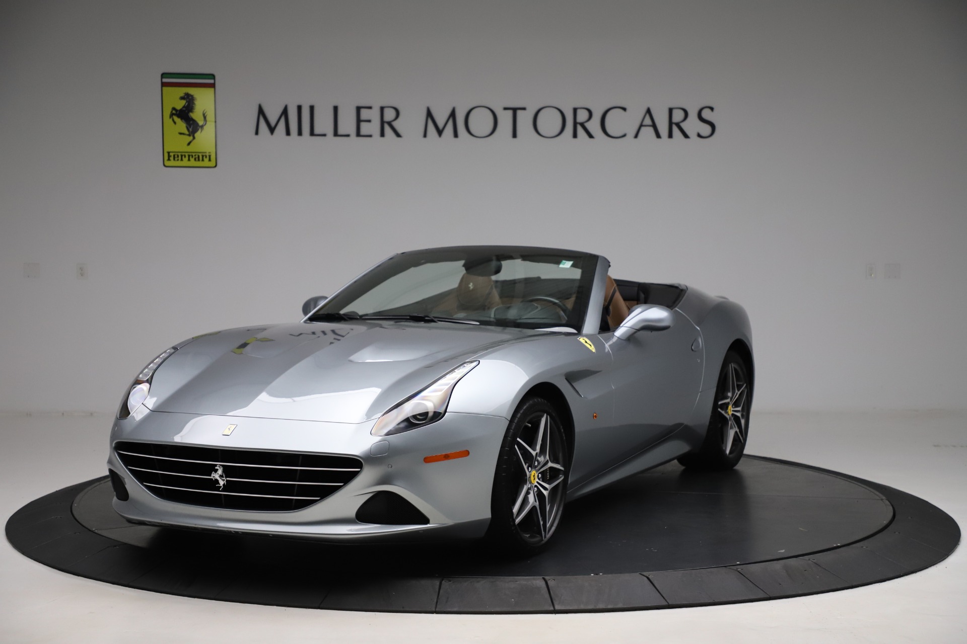 Used 2016 Ferrari California T for sale Sold at Bugatti of Greenwich in Greenwich CT 06830 1