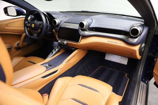 Used 2017 Ferrari GTC4Lusso for sale $209,900 at Bugatti of Greenwich in Greenwich CT 06830 19