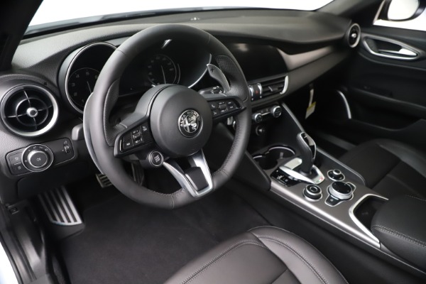 New 2020 Alfa Romeo Giulia Sport Q4 for sale $49,145 at Bugatti of Greenwich in Greenwich CT 06830 13