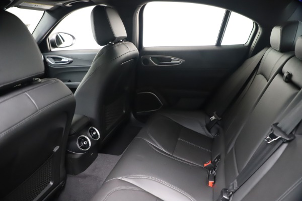 New 2020 Alfa Romeo Giulia Sport Q4 for sale $49,145 at Bugatti of Greenwich in Greenwich CT 06830 19
