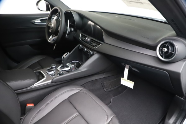 New 2020 Alfa Romeo Giulia Sport Q4 for sale $49,145 at Bugatti of Greenwich in Greenwich CT 06830 22