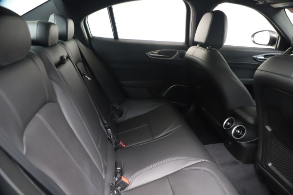 New 2020 Alfa Romeo Giulia Sport Q4 for sale $49,145 at Bugatti of Greenwich in Greenwich CT 06830 27
