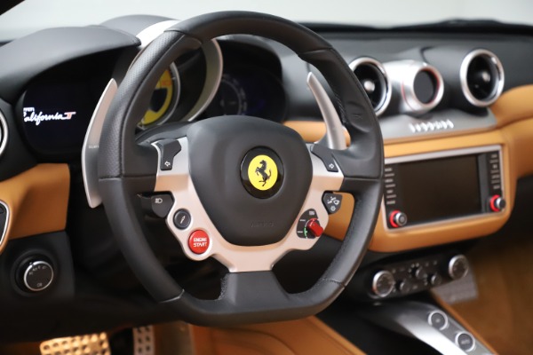 Used 2017 Ferrari California T for sale Sold at Bugatti of Greenwich in Greenwich CT 06830 21