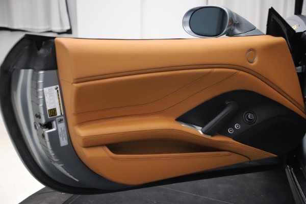 Used 2017 Ferrari California T for sale Sold at Bugatti of Greenwich in Greenwich CT 06830 22