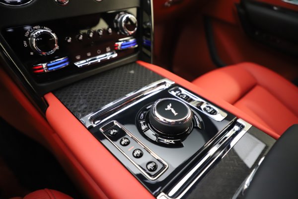 New 2020 Rolls-Royce Cullinan Black Badge for sale Sold at Bugatti of Greenwich in Greenwich CT 06830 21