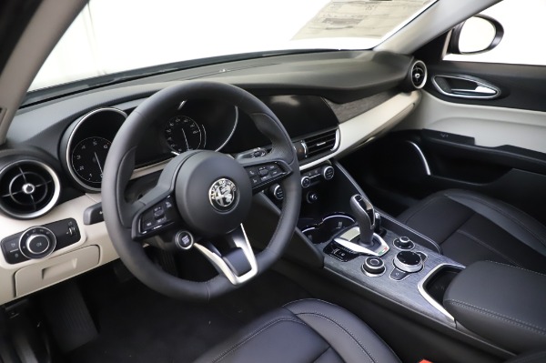 New 2020 Alfa Romeo Giulia Sport Q4 for sale Sold at Bugatti of Greenwich in Greenwich CT 06830 17