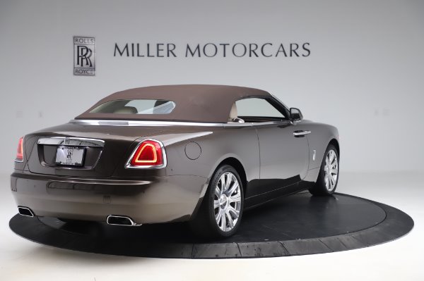 Used 2017 Rolls-Royce Dawn for sale Sold at Bugatti of Greenwich in Greenwich CT 06830 17