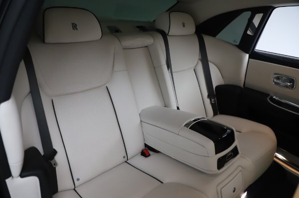 Used 2015 Rolls-Royce Ghost Base for sale Sold at Bugatti of Greenwich in Greenwich CT 06830 15