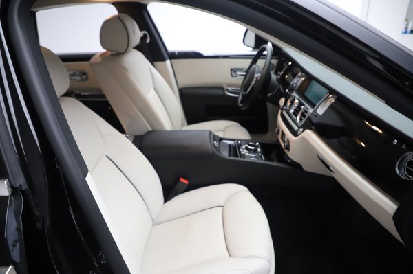 Used 2015 Rolls-Royce Ghost Base for sale Sold at Bugatti of Greenwich in Greenwich CT 06830 16