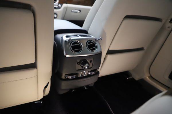 Used 2016 Rolls-Royce Ghost for sale Sold at Bugatti of Greenwich in Greenwich CT 06830 25