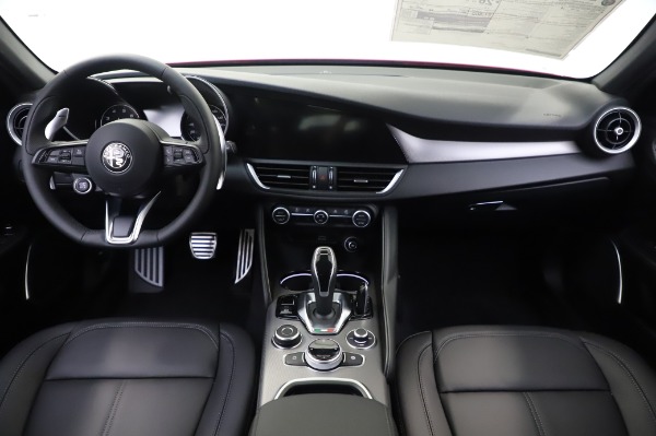 New 2020 Alfa Romeo Giulia Sport Q4 for sale Call for price at Bugatti of Greenwich in Greenwich CT 06830 16