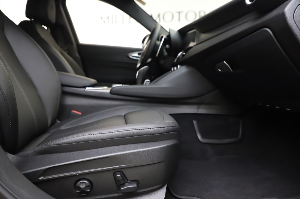 New 2020 Alfa Romeo Giulia Sport Q4 for sale Call for price at Bugatti of Greenwich in Greenwich CT 06830 23