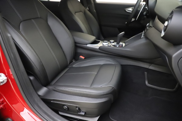New 2020 Alfa Romeo Giulia Sport Q4 for sale Call for price at Bugatti of Greenwich in Greenwich CT 06830 24