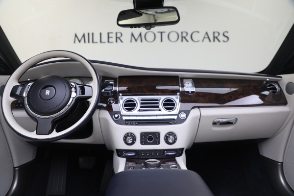 Used 2017 Rolls-Royce Dawn for sale $244,900 at Bugatti of Greenwich in Greenwich CT 06830 4