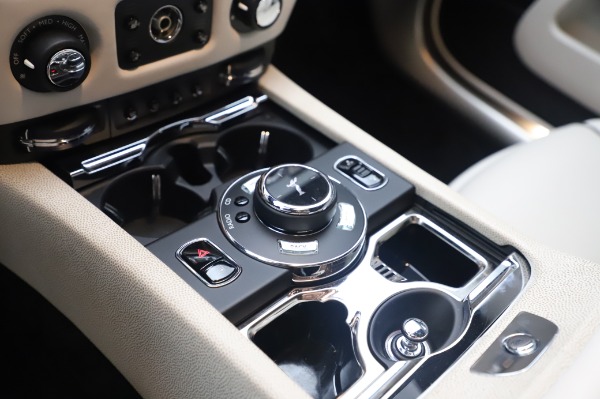 Used 2015 Rolls-Royce Wraith Base for sale $178,900 at Bugatti of Greenwich in Greenwich CT 06830 19