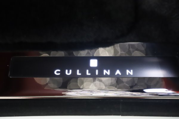 New 2020 Rolls-Royce Cullinan for sale Sold at Bugatti of Greenwich in Greenwich CT 06830 26