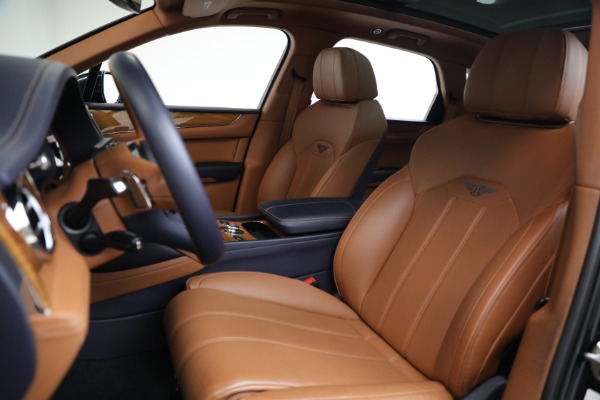 Used 2021 Bentley Bentayga V8 for sale Call for price at Bugatti of Greenwich in Greenwich CT 06830 20
