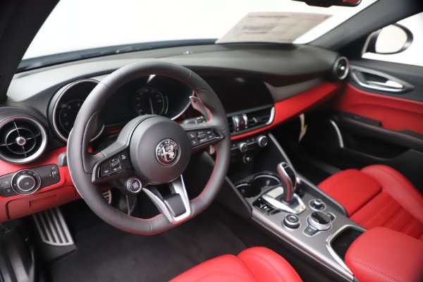 New 2020 Alfa Romeo Giulia Ti Sport Q4 for sale $51,095 at Bugatti of Greenwich in Greenwich CT 06830 13