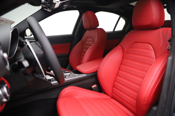 New 2020 Alfa Romeo Giulia Ti Sport Q4 for sale $51,095 at Bugatti of Greenwich in Greenwich CT 06830 15