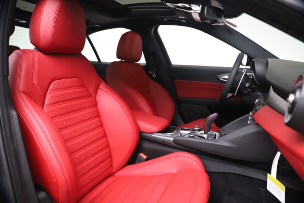 New 2020 Alfa Romeo Giulia Ti Sport Q4 for sale $51,095 at Bugatti of Greenwich in Greenwich CT 06830 22