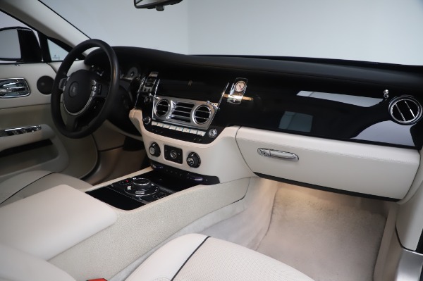 Used 2014 Rolls-Royce Wraith for sale Sold at Bugatti of Greenwich in Greenwich CT 06830 21