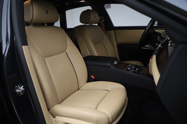 Used 2016 Rolls-Royce Ghost for sale $175,900 at Bugatti of Greenwich in Greenwich CT 06830 14