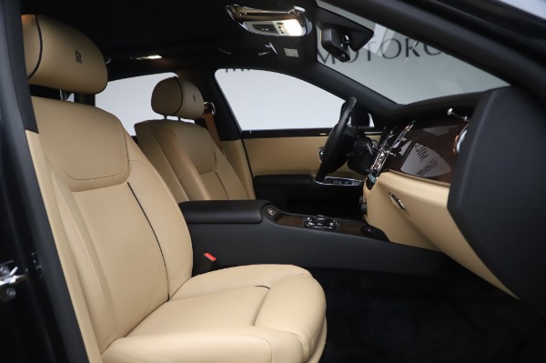 Used 2016 Rolls-Royce Ghost for sale $175,900 at Bugatti of Greenwich in Greenwich CT 06830 16