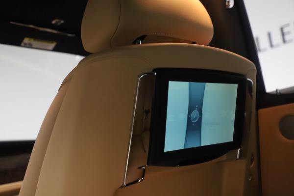 Used 2016 Rolls-Royce Ghost for sale $175,900 at Bugatti of Greenwich in Greenwich CT 06830 24