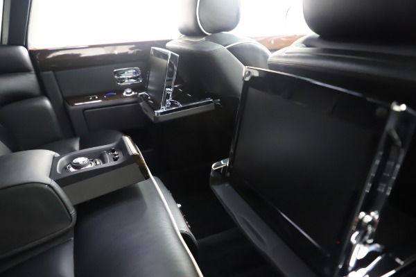 Used 2014 Rolls-Royce Phantom for sale Sold at Bugatti of Greenwich in Greenwich CT 06830 18