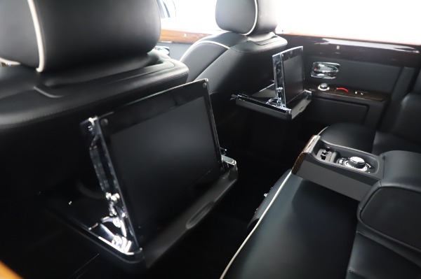 Used 2014 Rolls-Royce Phantom for sale $189,900 at Bugatti of Greenwich in Greenwich CT 06830 19