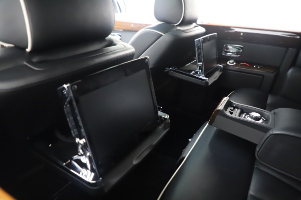 Used 2014 Rolls-Royce Phantom for sale Sold at Bugatti of Greenwich in Greenwich CT 06830 19