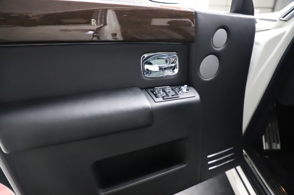 Used 2014 Rolls-Royce Phantom for sale $189,900 at Bugatti of Greenwich in Greenwich CT 06830 20