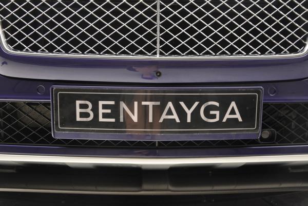 New 2017 Bentley Bentayga for sale Sold at Bugatti of Greenwich in Greenwich CT 06830 18
