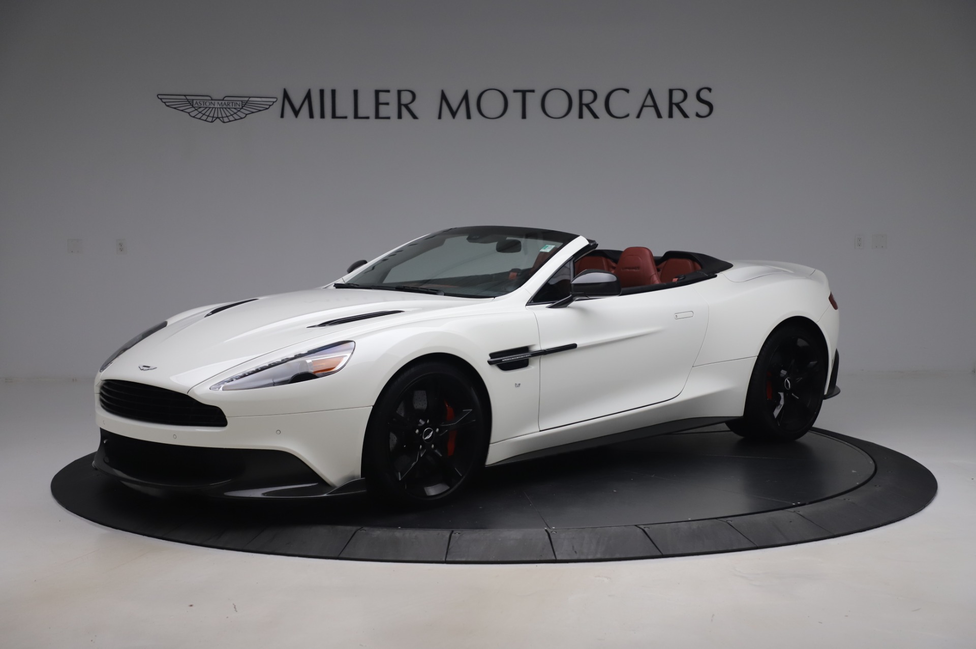 Used 2018 Aston Martin Vanquish Volante for sale Sold at Bugatti of Greenwich in Greenwich CT 06830 1