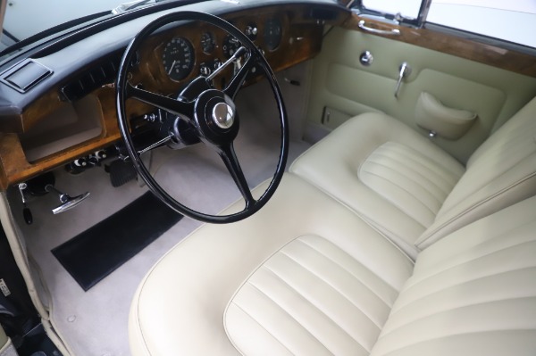 Used 1965 Rolls-Royce Silver Cloud III for sale Sold at Bugatti of Greenwich in Greenwich CT 06830 14