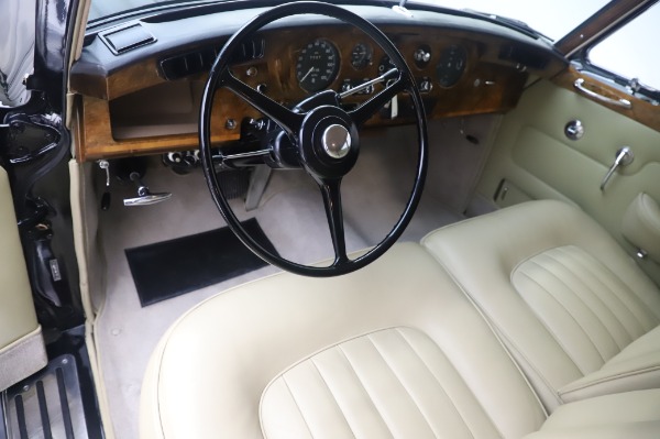 Used 1965 Rolls-Royce Silver Cloud III for sale Sold at Bugatti of Greenwich in Greenwich CT 06830 15