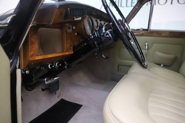 Used 1965 Rolls-Royce Silver Cloud III for sale Sold at Bugatti of Greenwich in Greenwich CT 06830 18