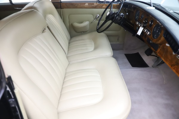 Used 1965 Rolls-Royce Silver Cloud III for sale Sold at Bugatti of Greenwich in Greenwich CT 06830 24