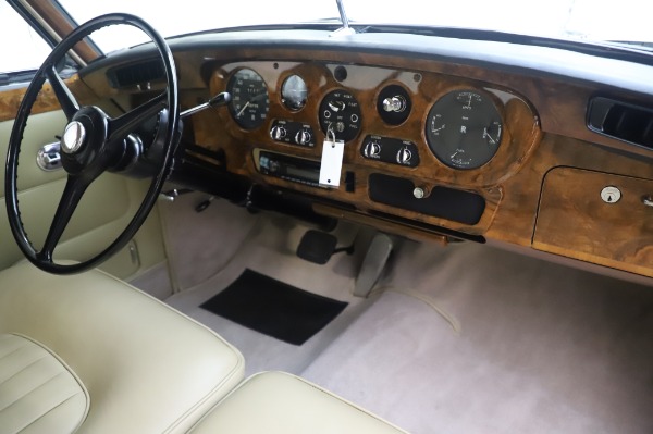 Used 1965 Rolls-Royce Silver Cloud III for sale Sold at Bugatti of Greenwich in Greenwich CT 06830 25