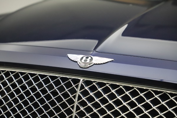 Used 2018 Bentley Bentayga W12 Signature Edition for sale Sold at Bugatti of Greenwich in Greenwich CT 06830 14