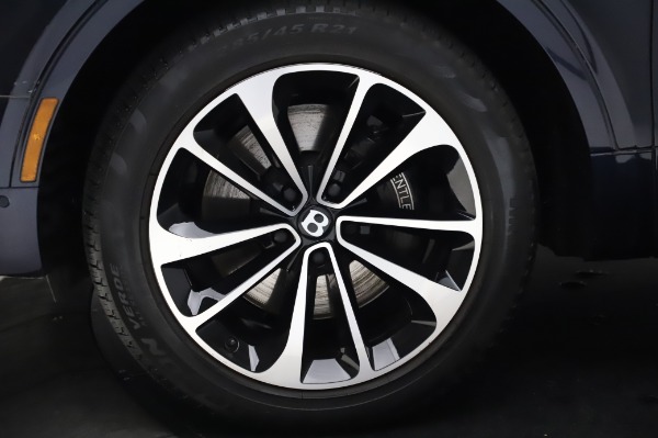 Used 2018 Bentley Bentayga W12 Signature Edition for sale Sold at Bugatti of Greenwich in Greenwich CT 06830 15