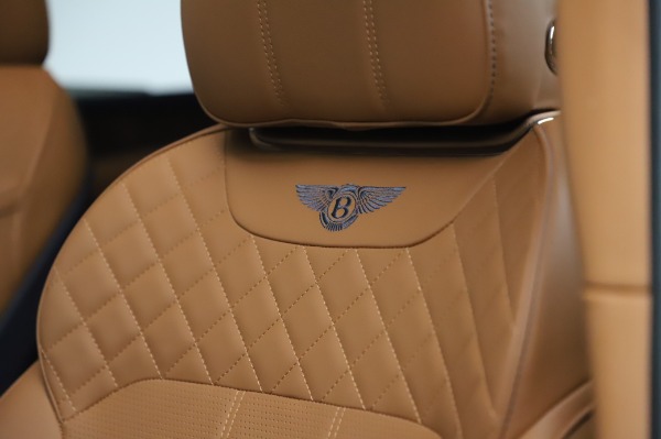 Used 2018 Bentley Bentayga W12 Signature Edition for sale Sold at Bugatti of Greenwich in Greenwich CT 06830 17