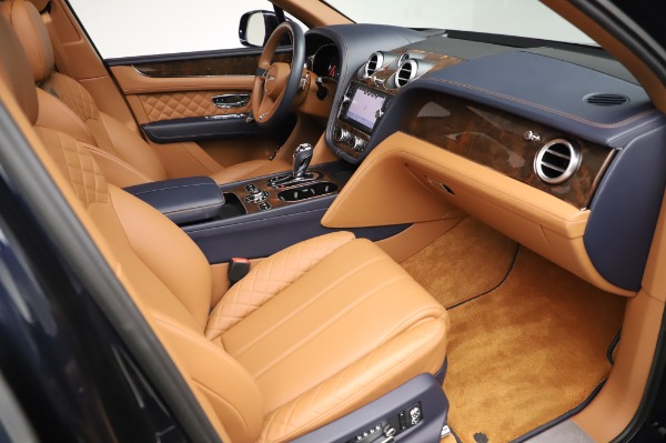 Used 2018 Bentley Bentayga W12 Signature Edition for sale Sold at Bugatti of Greenwich in Greenwich CT 06830 24