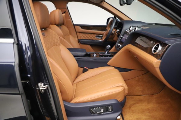 Used 2018 Bentley Bentayga W12 Signature Edition for sale Sold at Bugatti of Greenwich in Greenwich CT 06830 25