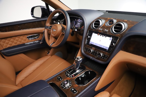 Used 2018 Bentley Bentayga W12 Signature Edition for sale Sold at Bugatti of Greenwich in Greenwich CT 06830 28