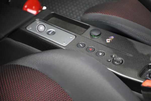 Used 2009 Ferrari 430 Scuderia Spider 16M for sale Sold at Bugatti of Greenwich in Greenwich CT 06830 17