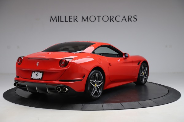 Used 2017 Ferrari California T for sale $165,900 at Bugatti of Greenwich in Greenwich CT 06830 16