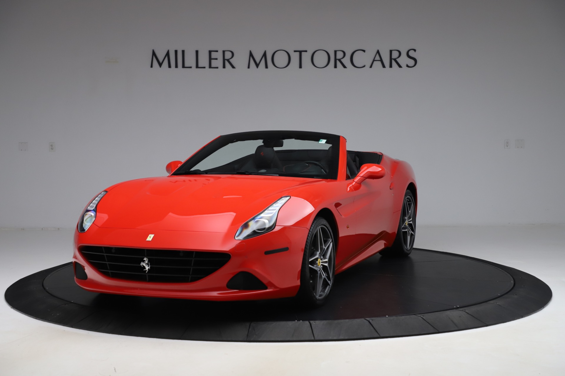 Used 2017 Ferrari California T for sale Sold at Bugatti of Greenwich in Greenwich CT 06830 1