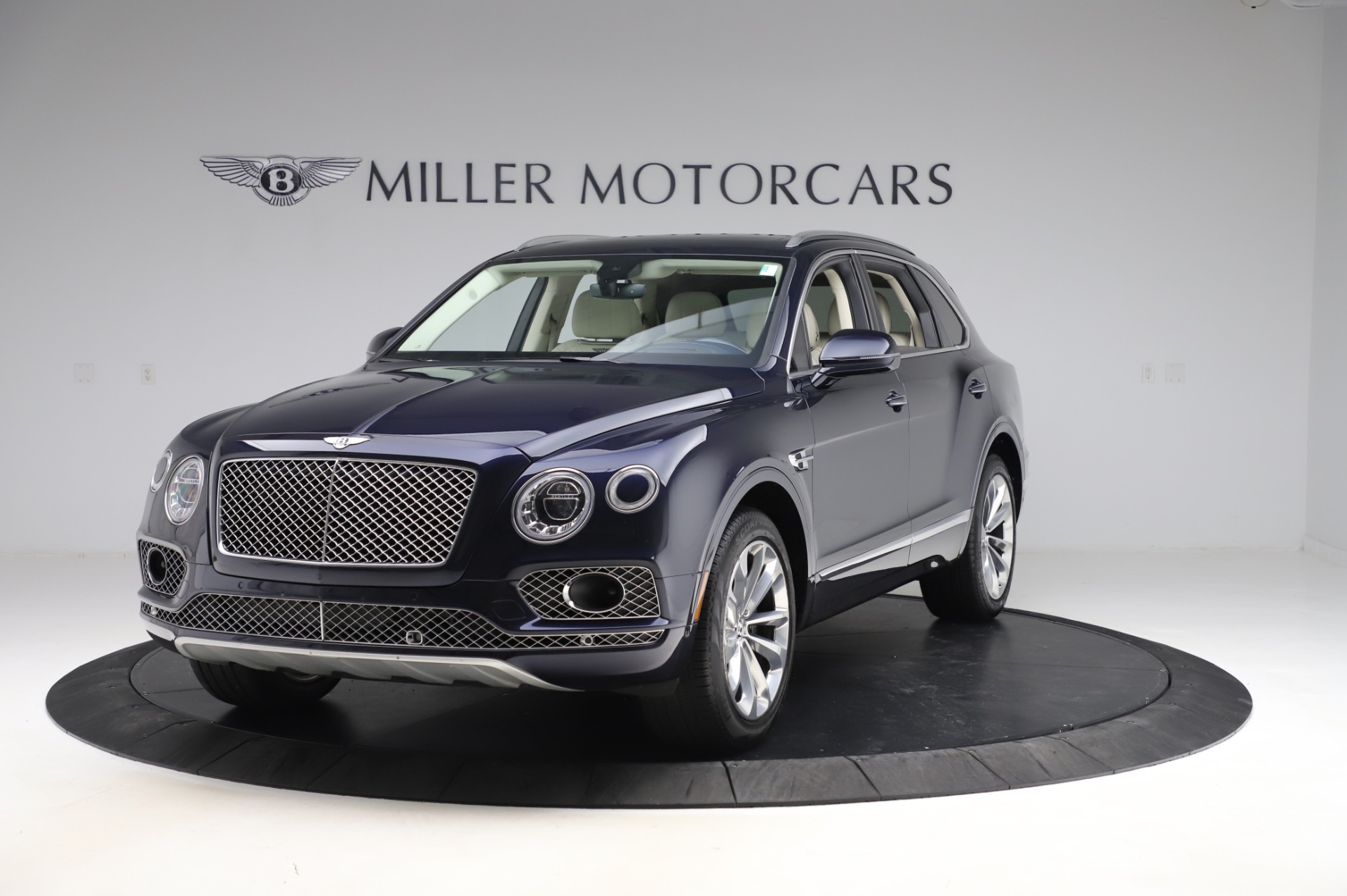 Used 2017 Bentley Bentayga W12 for sale Sold at Bugatti of Greenwich in Greenwich CT 06830 1