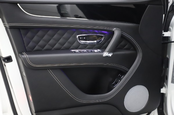 Used 2018 Bentley Bentayga Black Edition for sale Call for price at Bugatti of Greenwich in Greenwich CT 06830 18